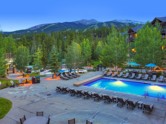 Breckenridge Hotel Lodging Grand Timber Lodge Ski Resort   Gtl Aquatics2 1 705x529 